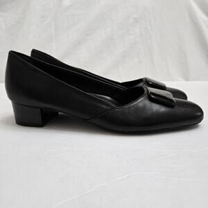 NWOB Trotters Delse Black Leather Low Block Heel Pumps, Size 11 Comfort Shoe
